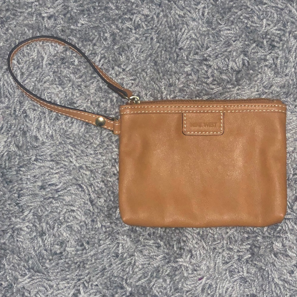 Brand new Nine West wristlet😍